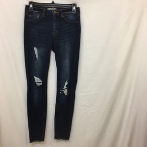 Hollister jeans butt lifting technology